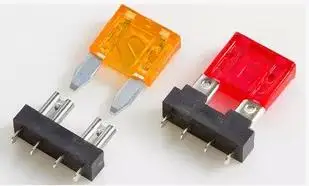 100pcs Small car fuse holder PCB board sold small even clip seat car seat even trumpet trumpet Insur Slide