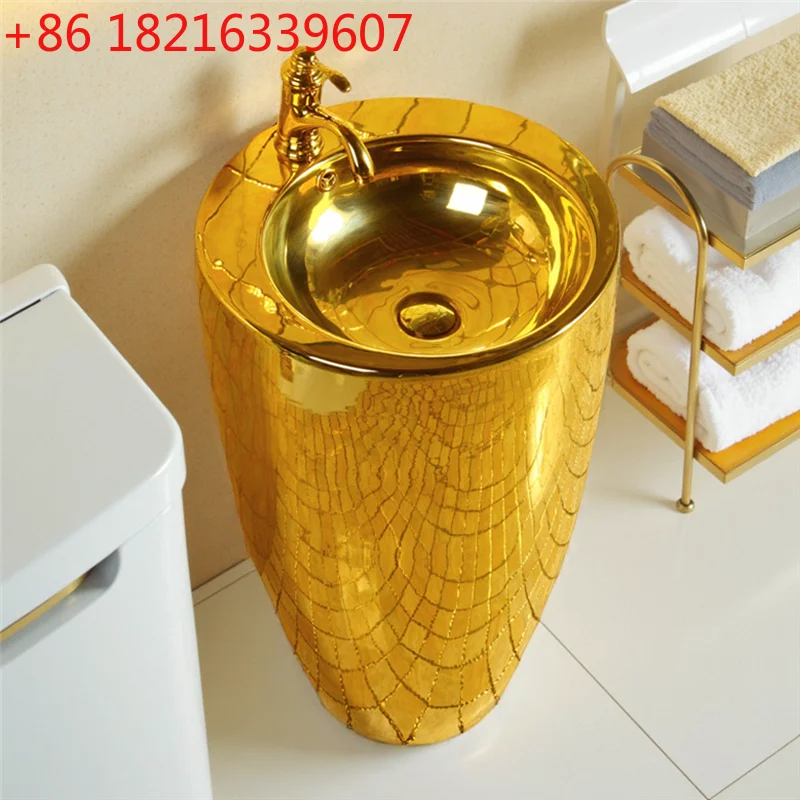 New European-style golden column wash basin, bright golden texture integrated floor design bathroom