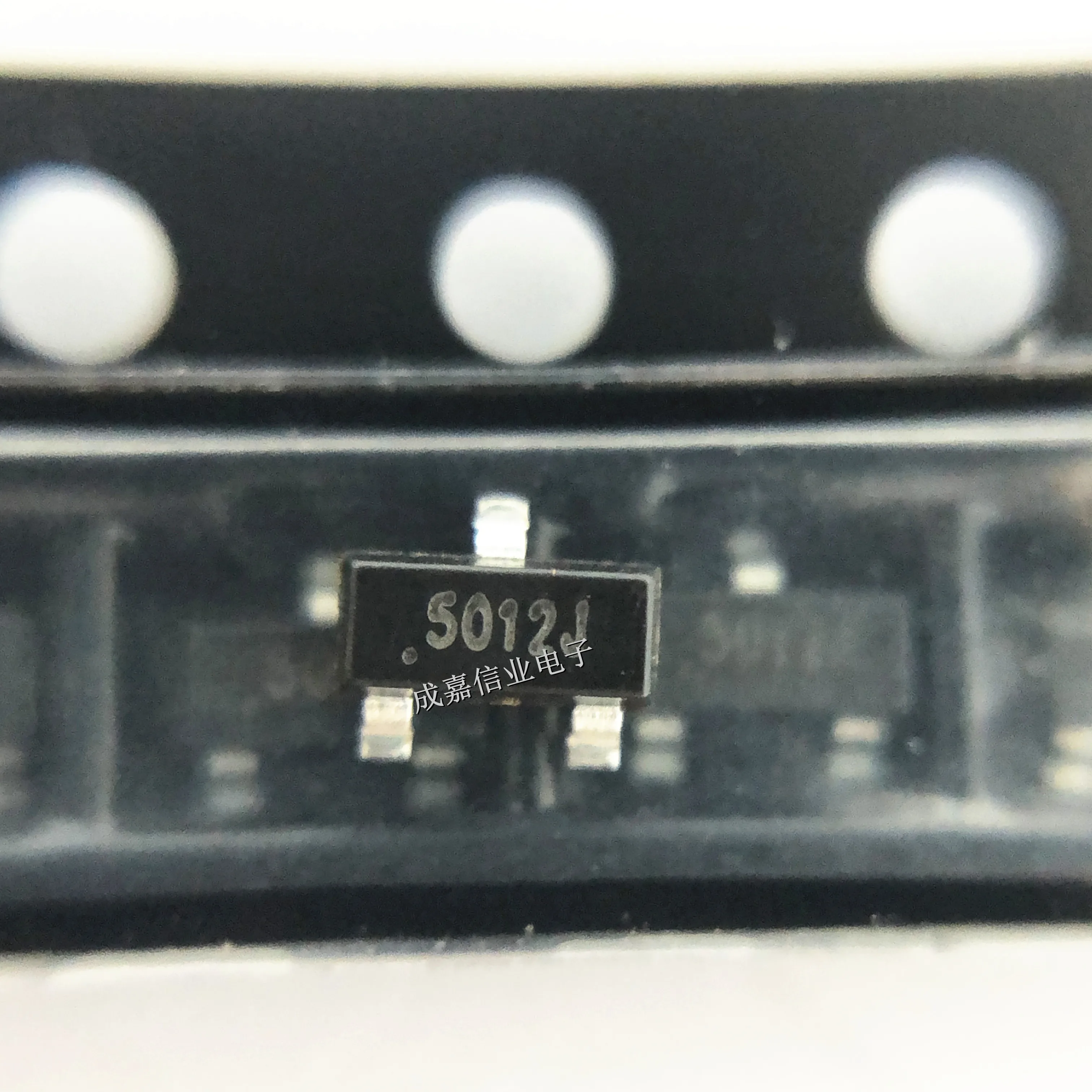 100pcs/Lot AZ5123-02S.R7G SOT-23-3 MARKING;501 Transient Voltage Suppressing DeviceFor ESD/Transient Protection